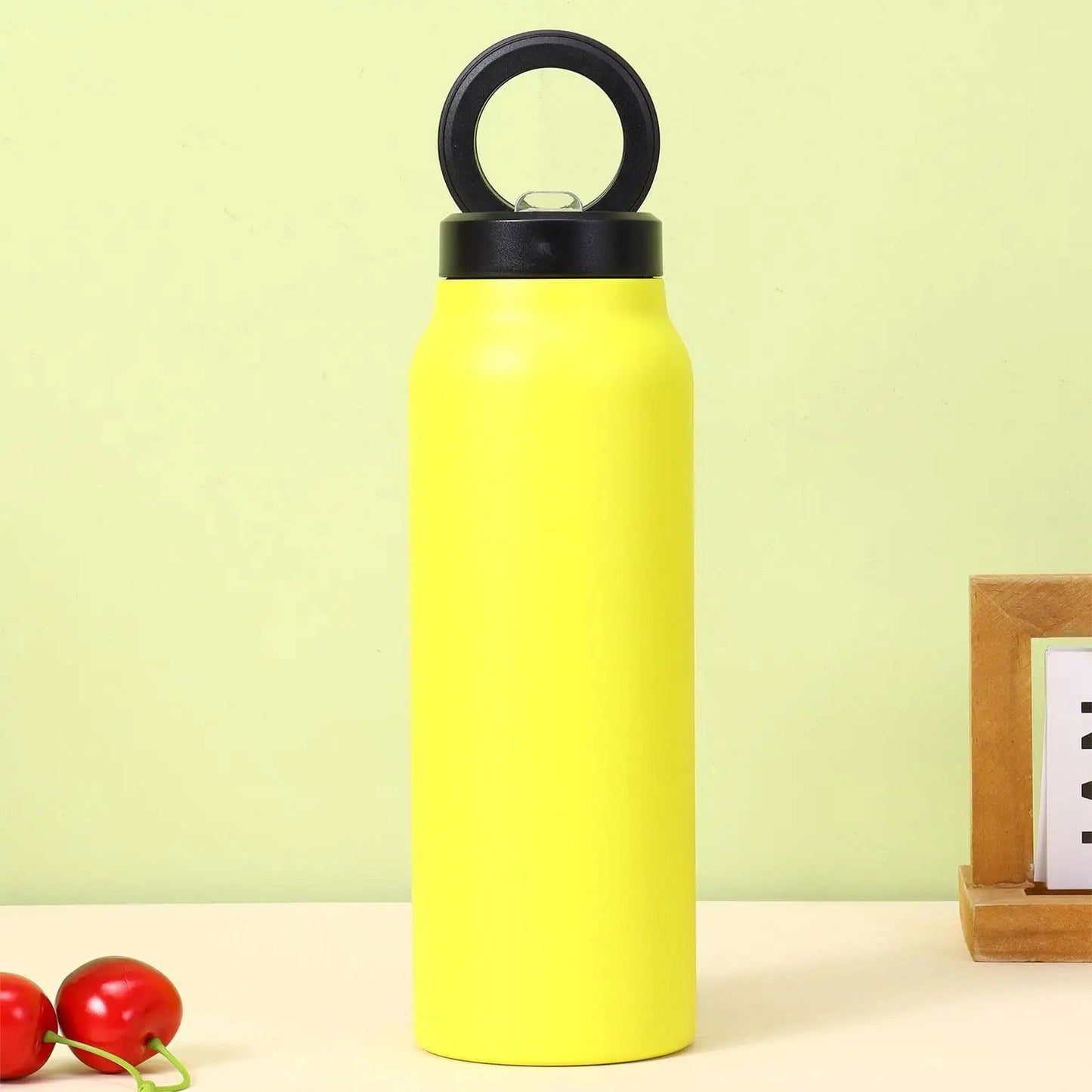 700 ml Water bottle with magnetic mobile holder with thermal insulation - Sonic Online Shop OM - 700 ml Water bottle with magnetic mobile holder with thermal insulation - Sonic Online Shop OM - 700 ml Water bottle with magnetic mobile holder with thermal insulation - Sonic Online Shop OM -  
