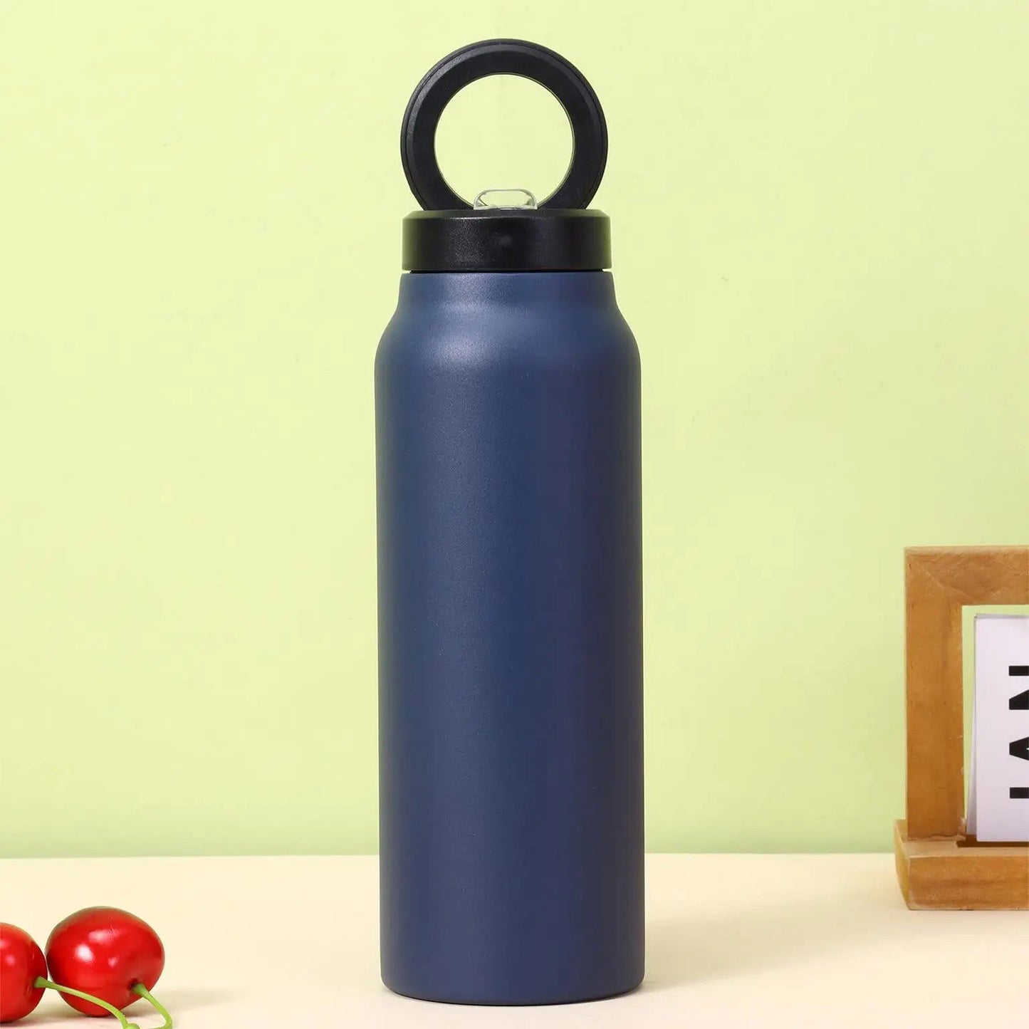 700 ml Water bottle with magnetic mobile holder with thermal insulation - Sonic Online Shop OM - 700 ml Water bottle with magnetic mobile holder with thermal insulation - Sonic Online Shop OM - 700 ml Water bottle with magnetic mobile holder with thermal insulation - Sonic Online Shop OM -  
