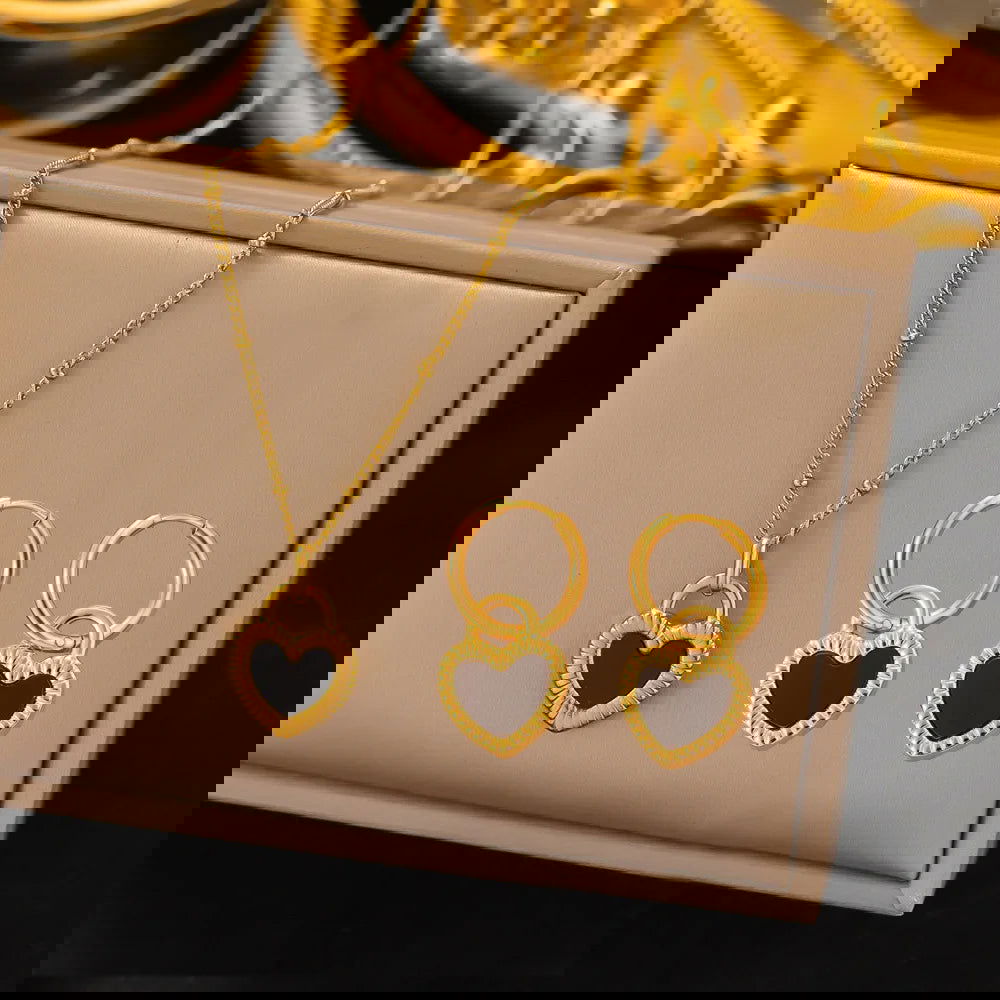 Fashion Four-leaf Clover Stainless Steel Earrings Necklace Set - Sonic Online Shop OM - Fashion Four-leaf Clover Stainless Steel Earrings Necklace Set - Sonic Online Shop OM - Fashion Four-leaf Clover Stainless Steel Earrings Necklace Set - Sonic Online Shop OM -  